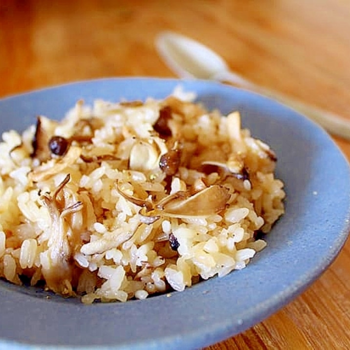 きのこの和風ピラフ 炊飯器で レシピ 作り方 By きばな 楽天レシピ